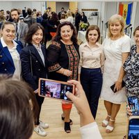 Maia Sandu meets with Moldovan diaspora...